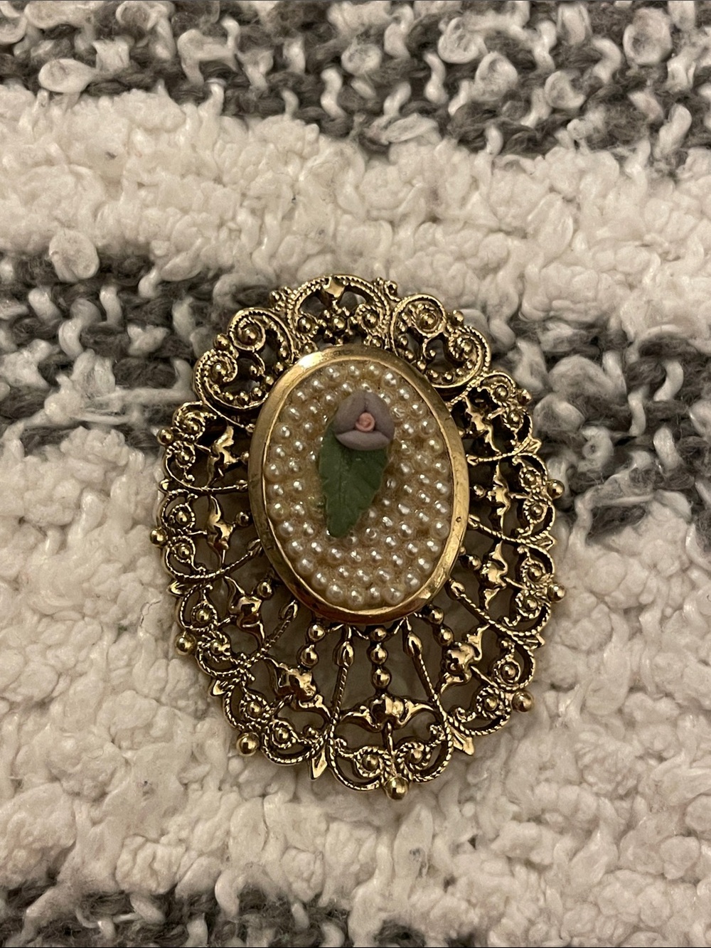 Vintage Gold Tone Filigree Pearl Porcelain Rose Brooch Pin Oval Cameo Style